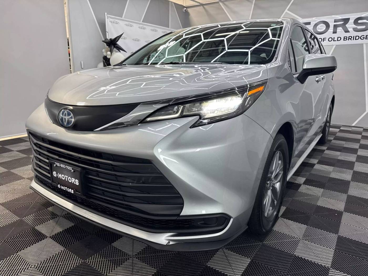 2022 Toyota Sienna LE — Minivan — 105,209 mi — Old Bridge, NJ