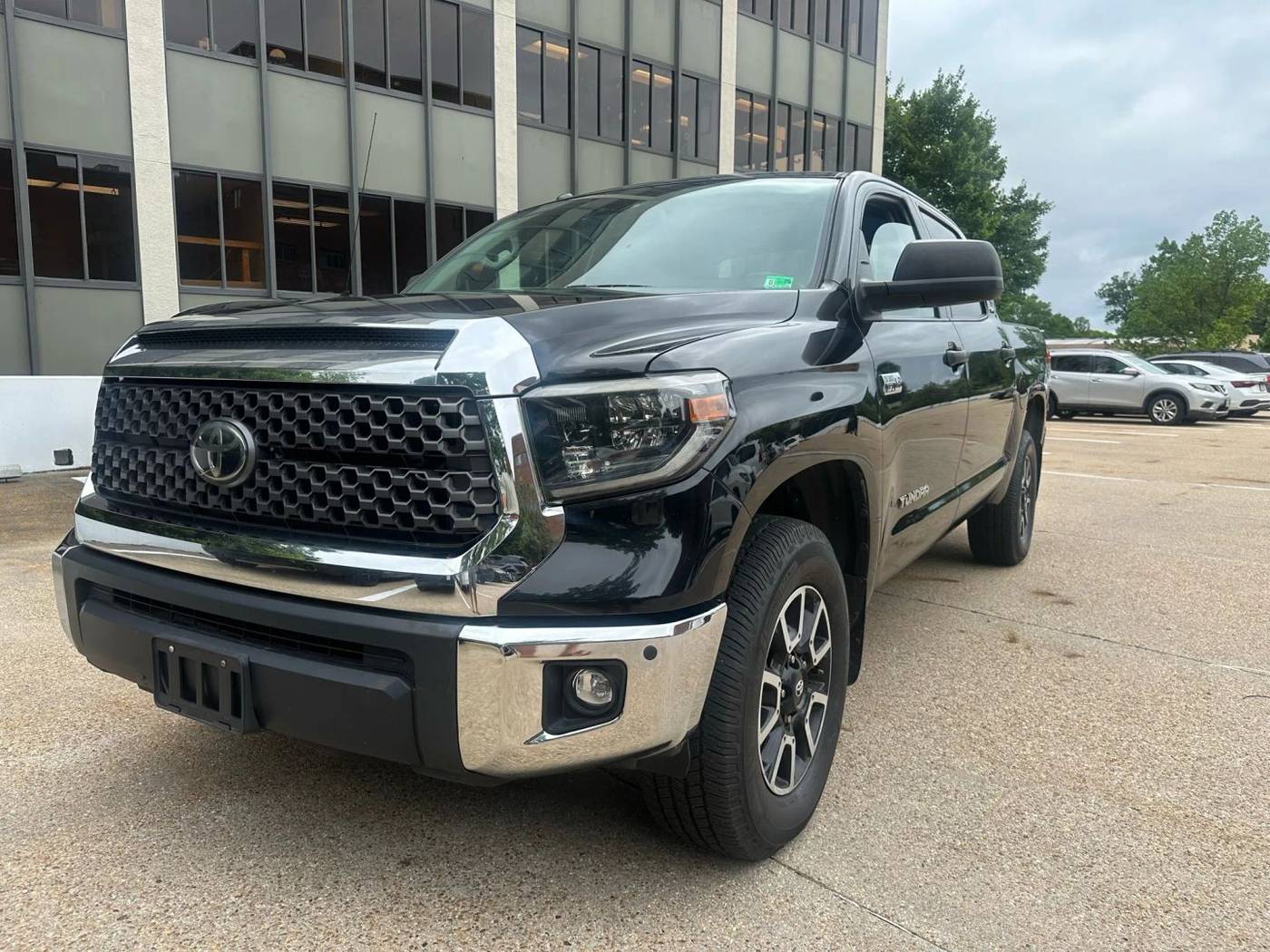 2019 Toyota Tundra SR5 — Pickup Truck — 148,495 mi — Falls Church, VA