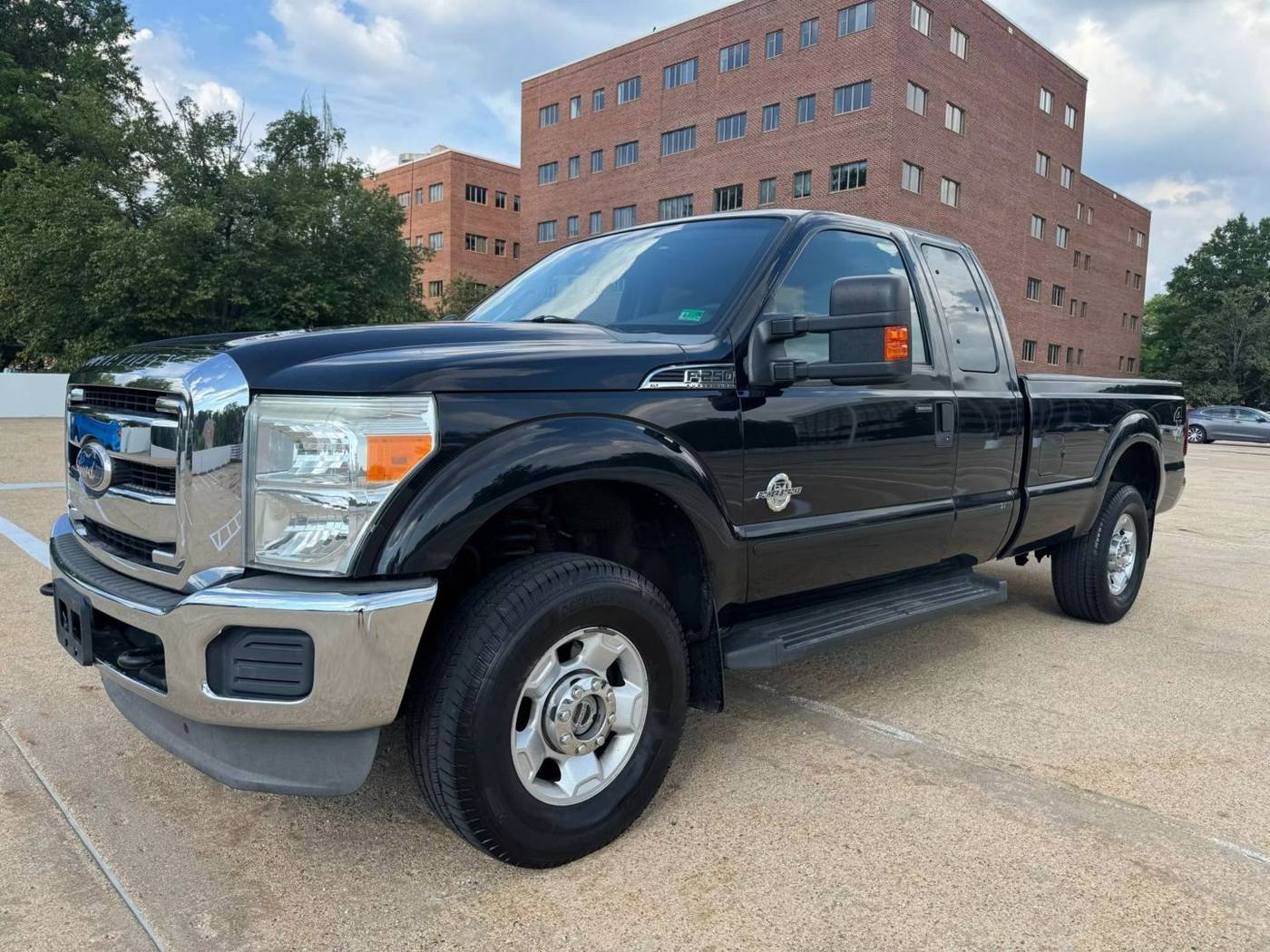 2011 Ford Super Duty F-250 XLT — Pickup Truck — 166,495 mi — Falls Church, VA