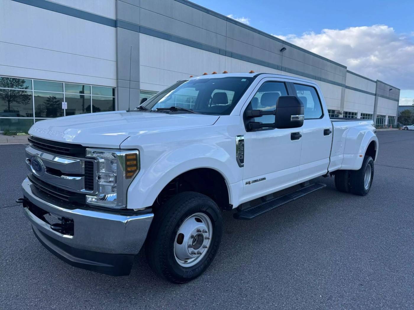 2019 Ford Super Duty F-350 XL — Pickup Truck — 120,112 mi — Falls Church, VA