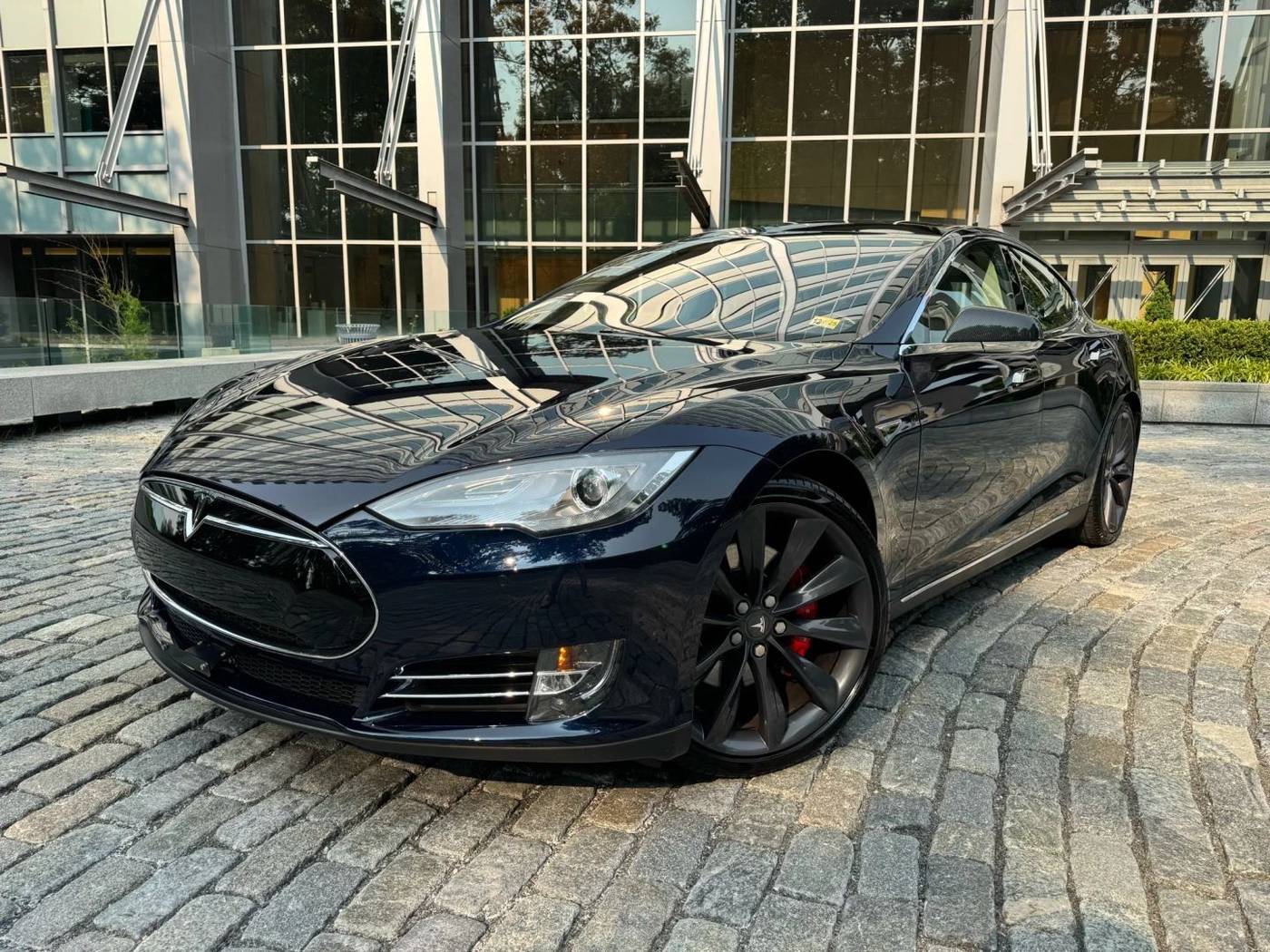 2014 Tesla Model S P85 — Hatchback — 48,823 mi — Falls Church, VA