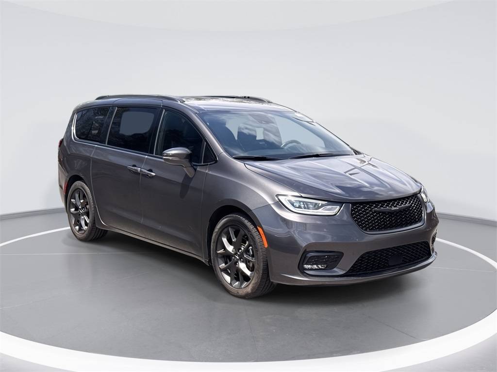2021 Chrysler Pacifica Touring L — Minivan — 45,393 mi — Indianapolis, IN