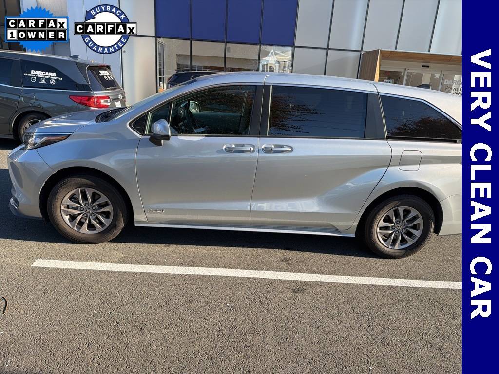 2021 Toyota Sienna LE — Minivan — 68,684 mi — Fairfax, VA