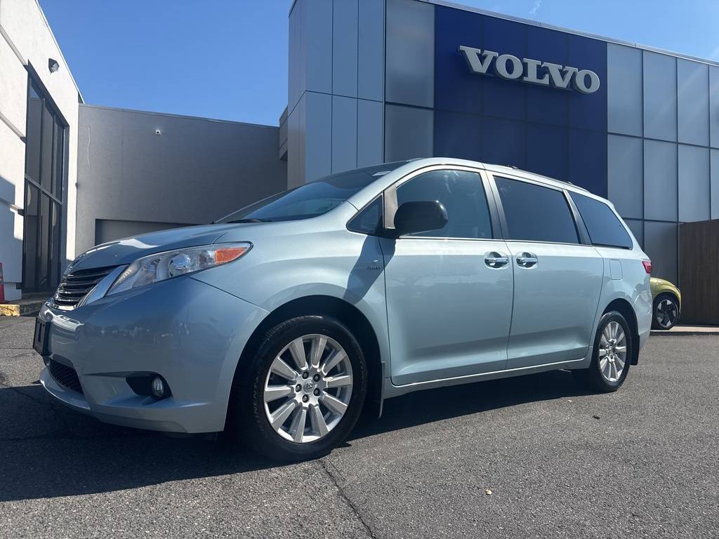 2017 Toyota Sienna XLE — Minivan — 136,856 mi — Fairfax, VA
