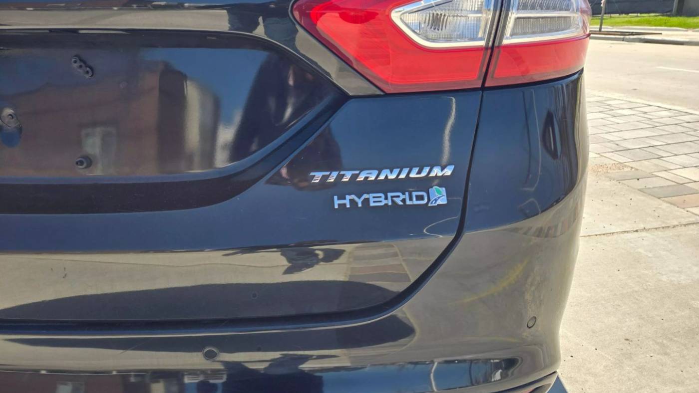 2014 Ford Fusion Hybrid Titanium — Sedan — 212,355 mi — houston, TX