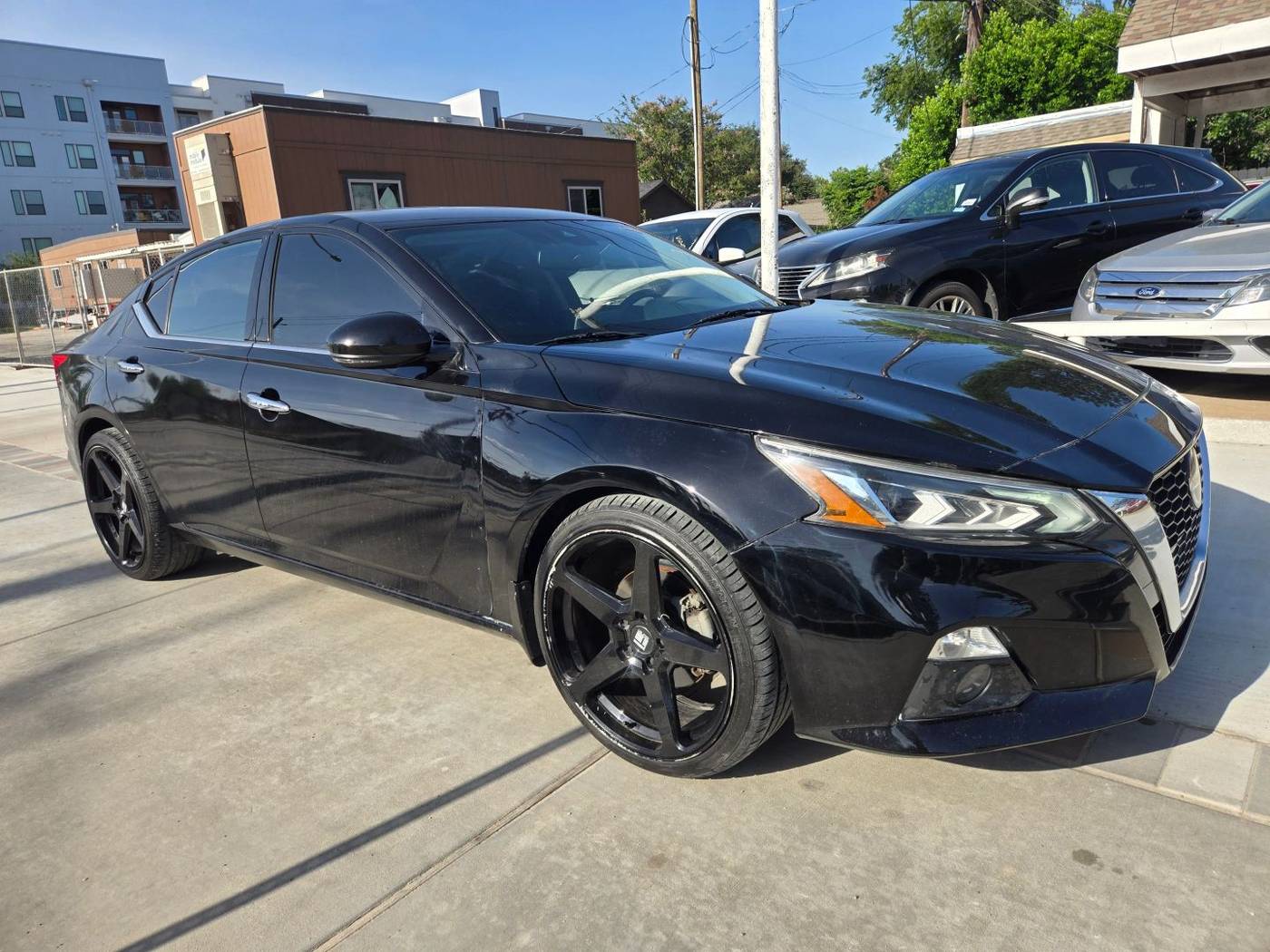 2019 Nissan Altima SV — Sedan — 120,920 mi — houston, TX