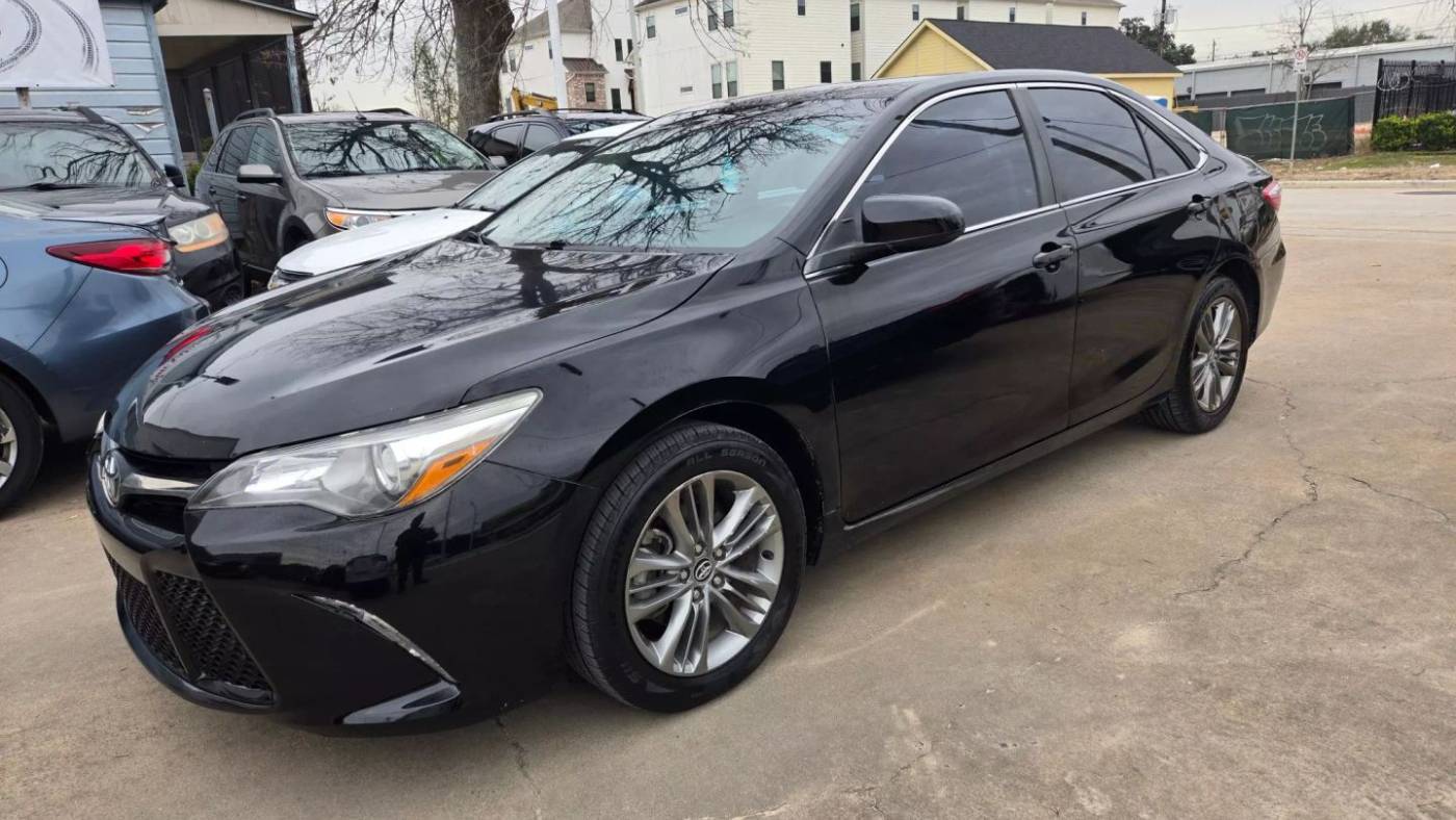 2017 Toyota Camry SE — Sedan — 118,675 mi — houston, TX