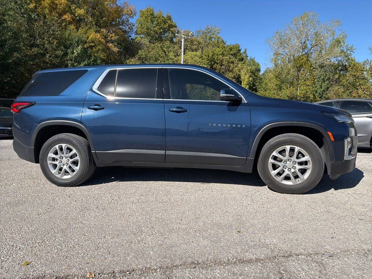 2023 Chevrolet Traverse LS — SUV — 37,189 mi — Kansas City, MO