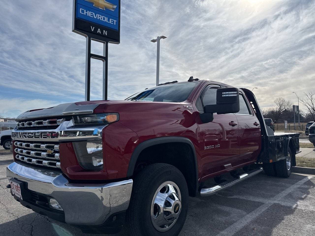 2020 Chevrolet Silverado 3500HD Chassis Cab LT — Chassis Cab Truck — 96,166 mi — Kansas City, MO