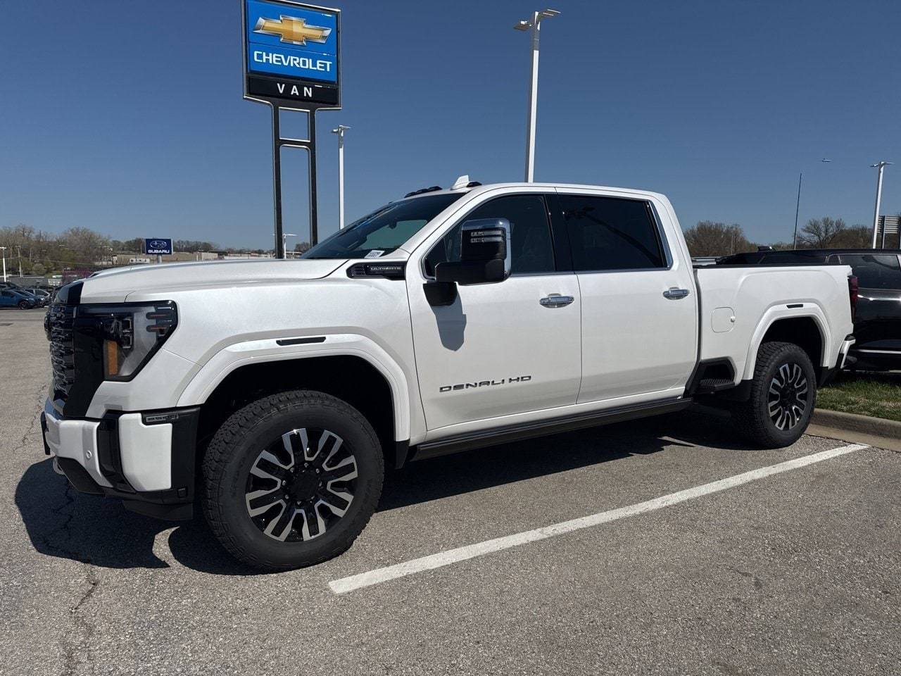 2025 GMC Sierra 2500HD Denali Ultimate — Pickup Truck — 451 mi — Kansas City, MO