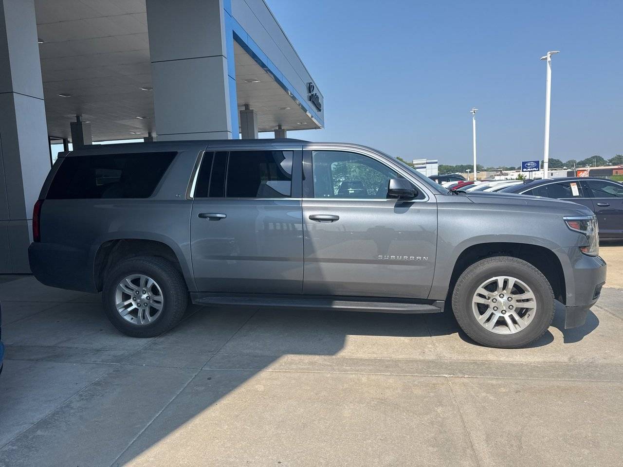 2020 Chevrolet Suburban LT — SUV — 94,800 mi — Kansas City, MO