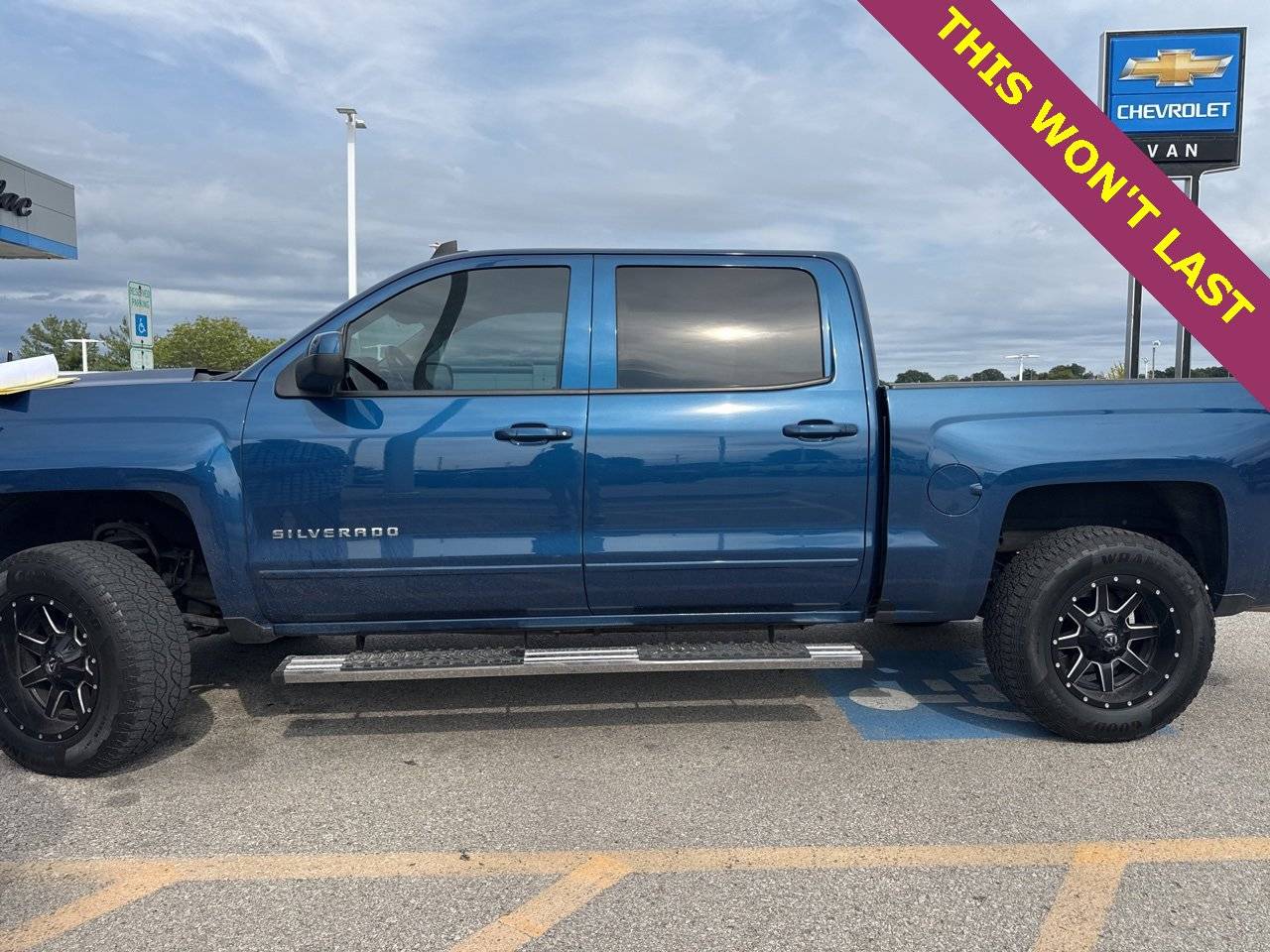 2017 Chevrolet Silverado 1500 LT — Pickup Truck — 96,749 mi — Kansas City, MO