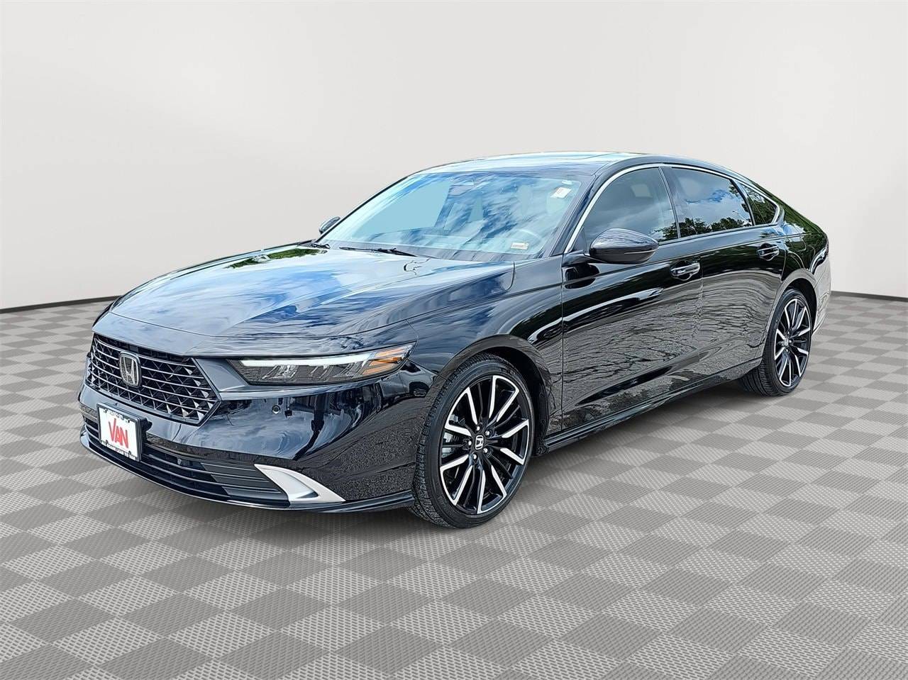 2023 Honda Accord Hybrid Touring — Sedan — 22,852 mi — Kansas City, MO