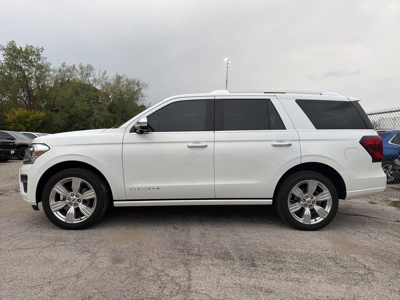 2023 Ford Expedition Platinum — SUV — 8,492 mi — Kansas City, MO