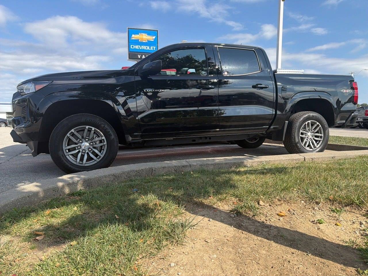 2024 Chevrolet Colorado LT — Pickup Truck — 18,844 mi — Kansas City, MO