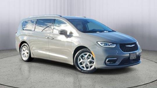 2021 Chrysler Pacifica Touring L — Minivan — 111,690 mi — Paw Paw, MI