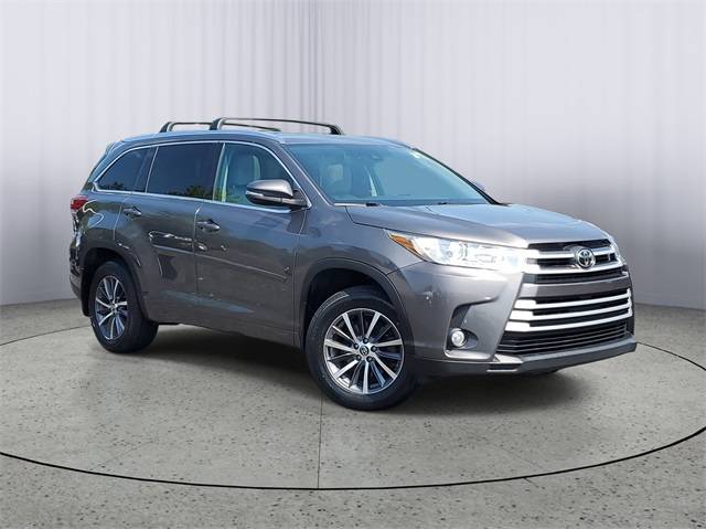 2017 Toyota Highlander XLE — SUV — 145,813 mi — Paw Paw, MI