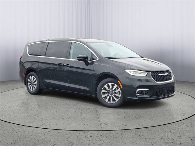 2024 Chrysler Pacifica Hybrid Select — Minivan — 54,733 mi — Paw Paw, MI