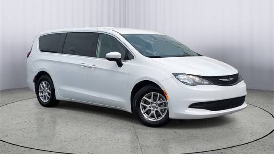 2022 Chrysler Voyager LX