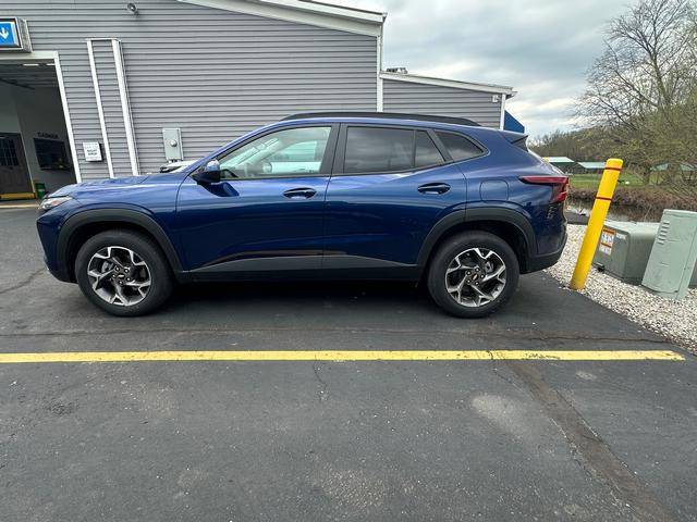 2024 Chevrolet Trax LT — SUV — 2,500 mi — Canal Fulton, OH