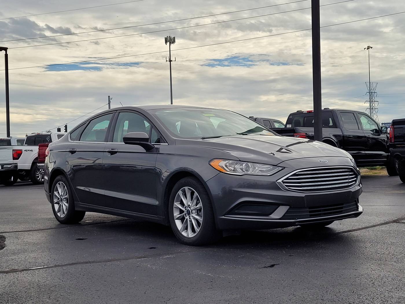 2017 Ford Fusion SE — Sedan — 95,897 mi — Cincinnati, OH