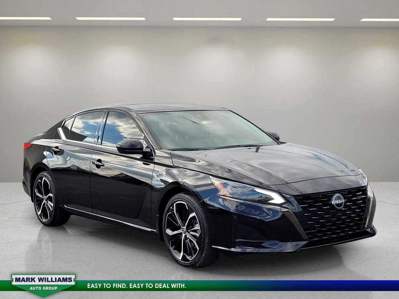 2023 Nissan Altima SR — Sedan — 10,216 mi — Cincinnati, OH