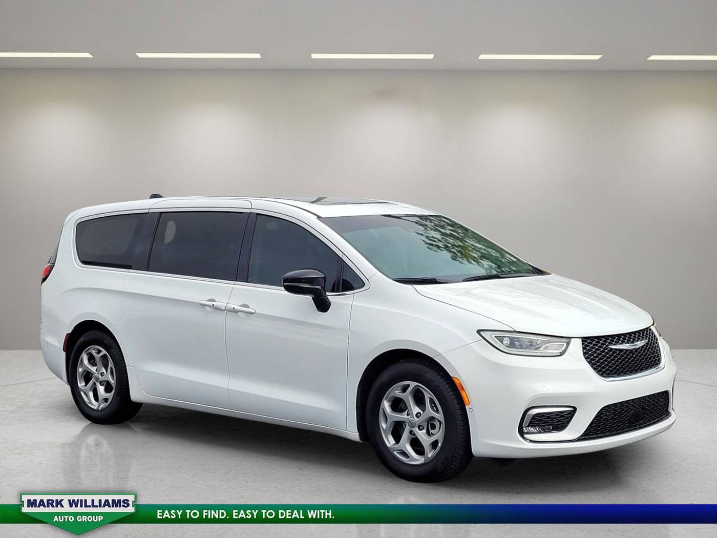 2024 Chrysler Pacifica Limited — Minivan — 3,280 mi — Cincinnati, OH