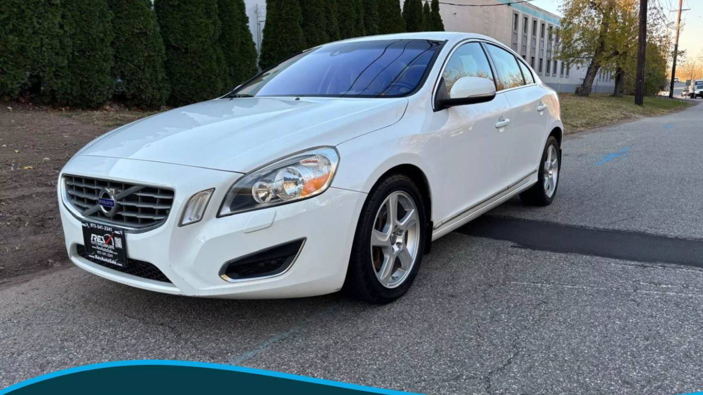 2013 Volvo S60 Premier Plus — Sedan — 118,573 mi — Paterson, NJ