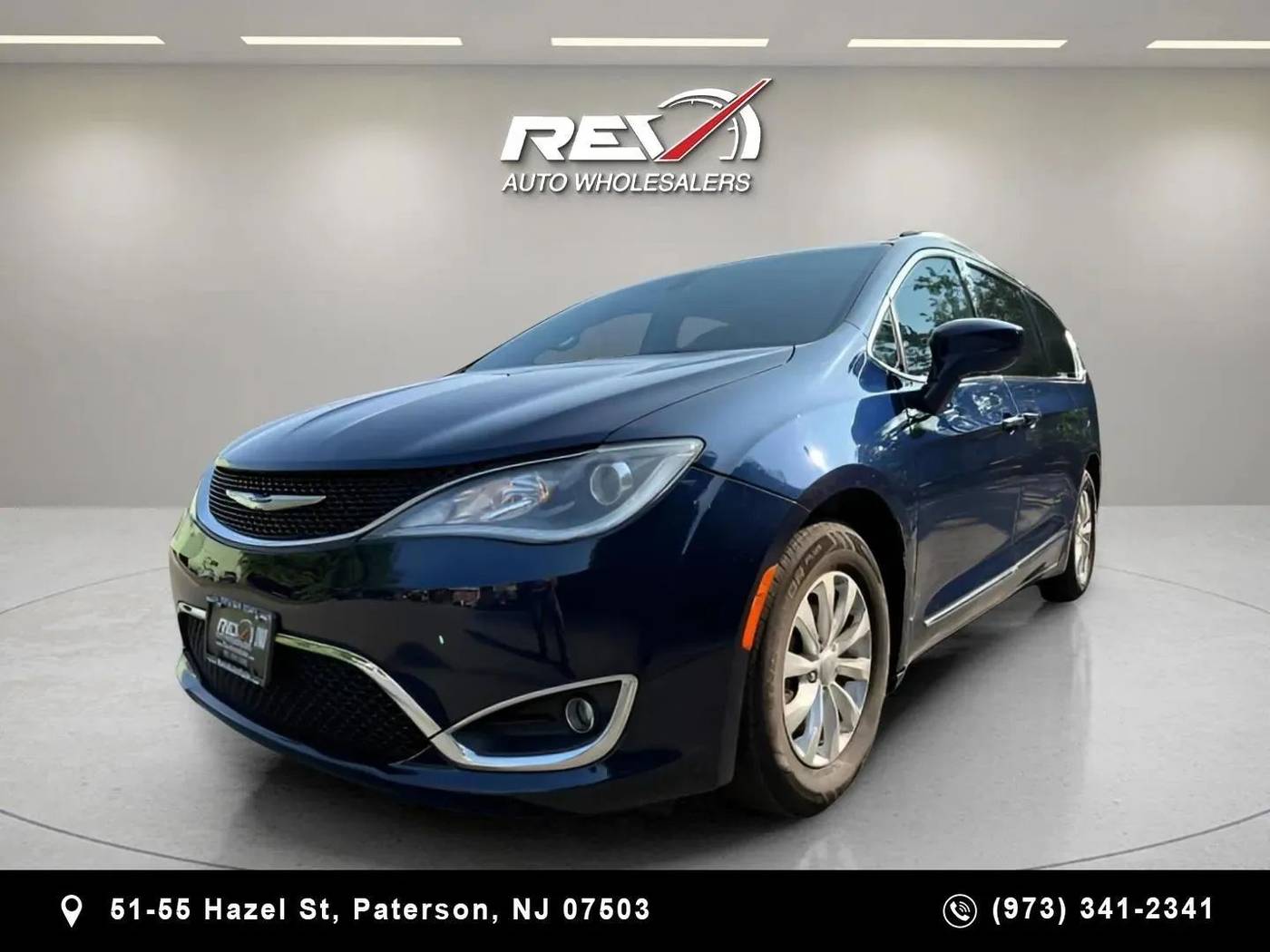 2018 Chrysler Pacifica Touring L — Minivan — 56,682 mi — Paterson, NJ