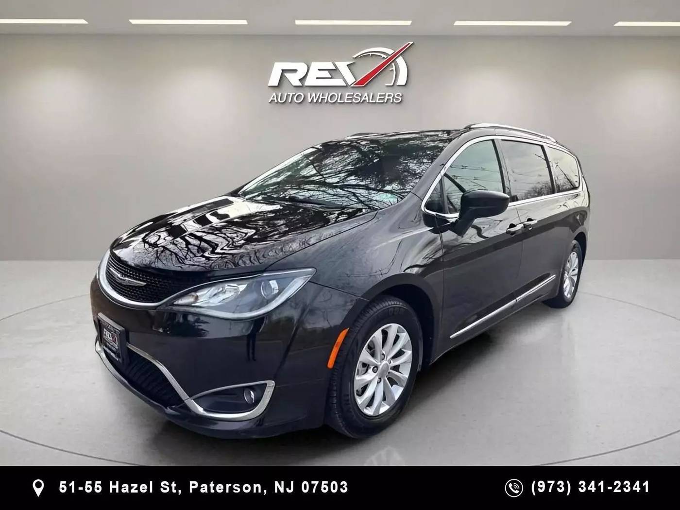 2018 Chrysler Pacifica Touring L — Minivan — 124,943 mi — Paterson, NJ