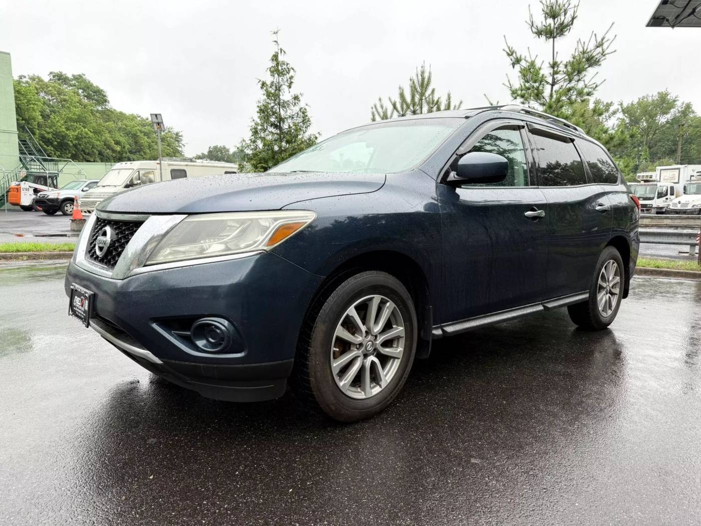 2014 Nissan Pathfinder SV — SUV — 145,300 mi — Paterson, NJ