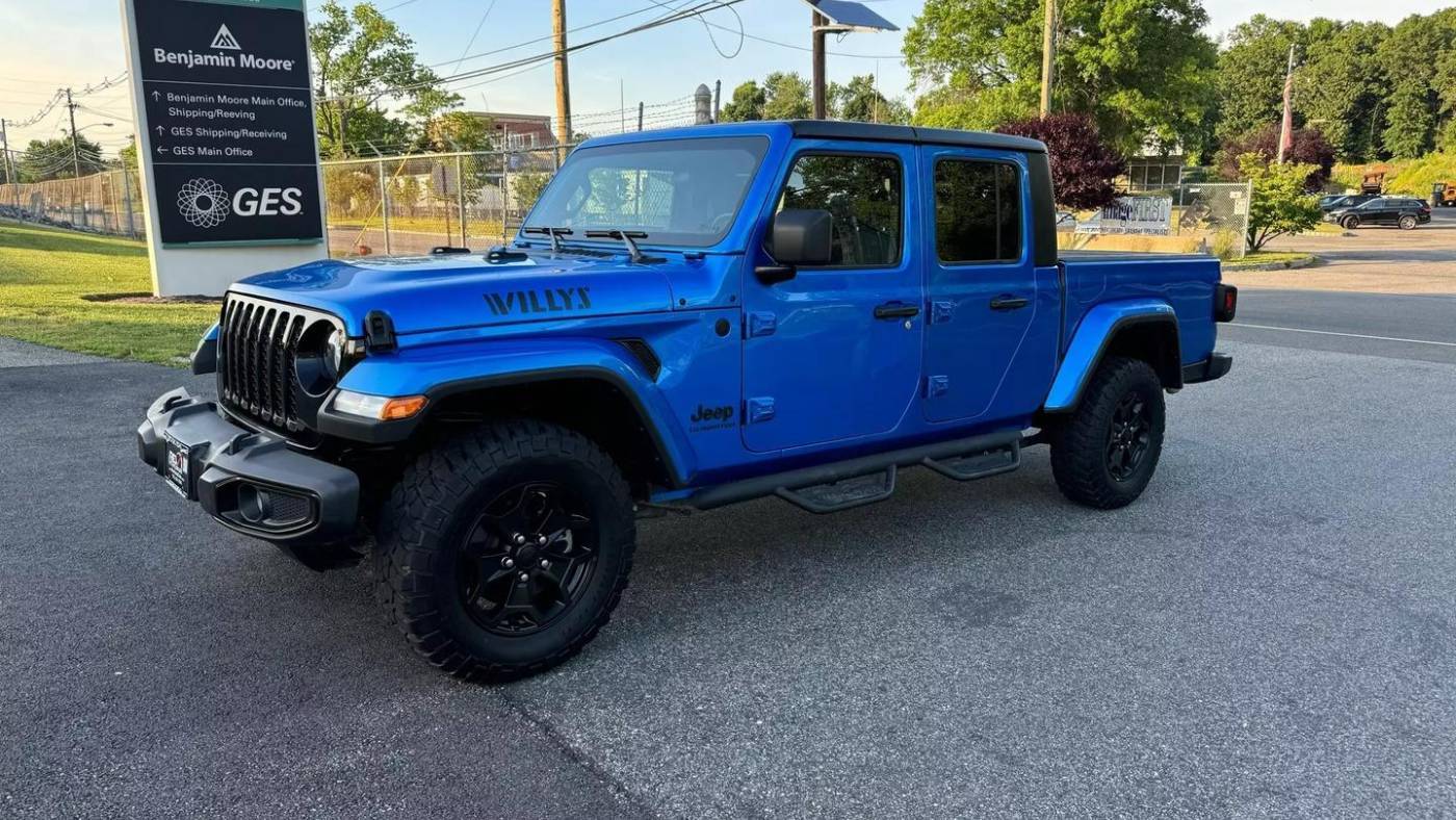 2021 Jeep Gladiator Willys — Pickup Truck — 17,284 mi — Paterson, NJ