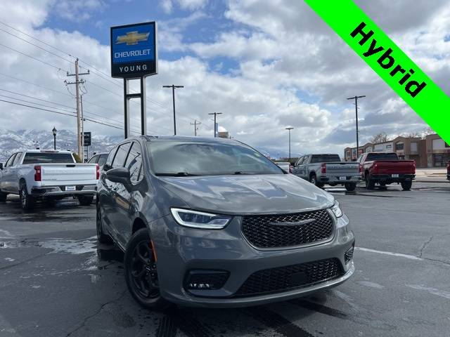 2022 Chrysler Pacifica Hybrid Touring L — Minivan — 28,183 mi — Layton, UT