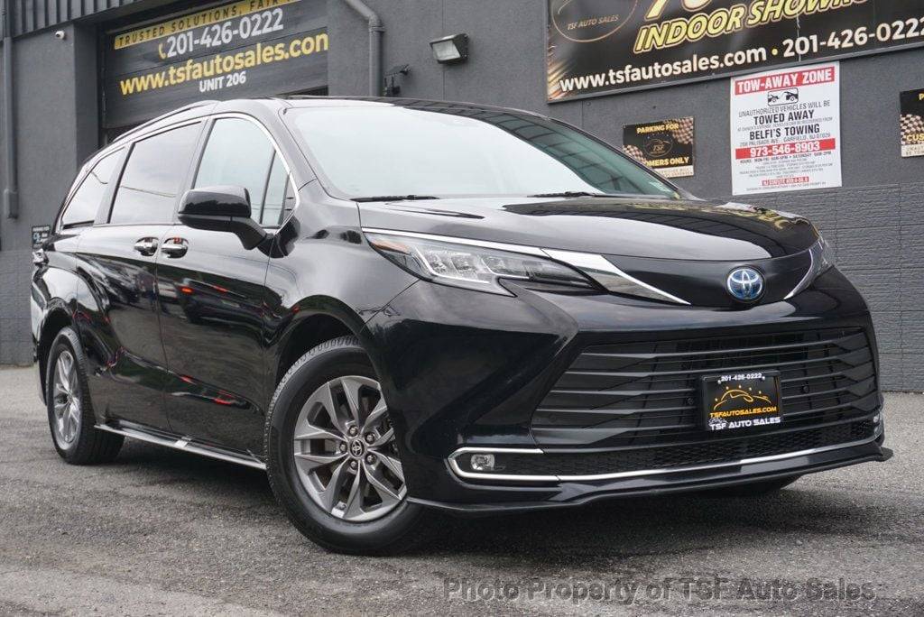 2023 Toyota Sienna XLE — Minivan — 41,245 mi — Hasbrouck Heights, NJ