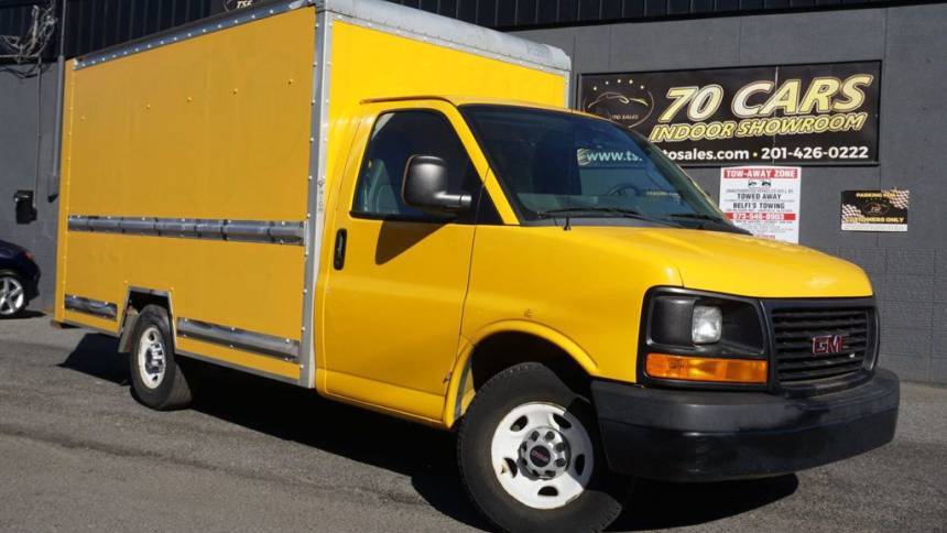 2017 GMC Savana Commercial Cutaway 3500 — Chassis Cab Truck — 135,678 mi — Hasbrouck Heights, NJ