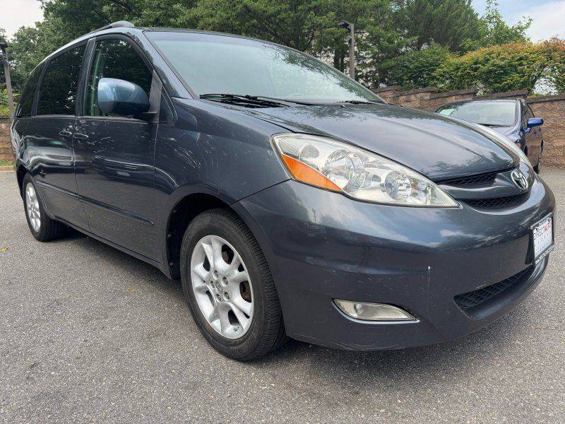2006 Toyota Sienna XLE Limited — Minivan — 106,000 mi — Germantown, MD