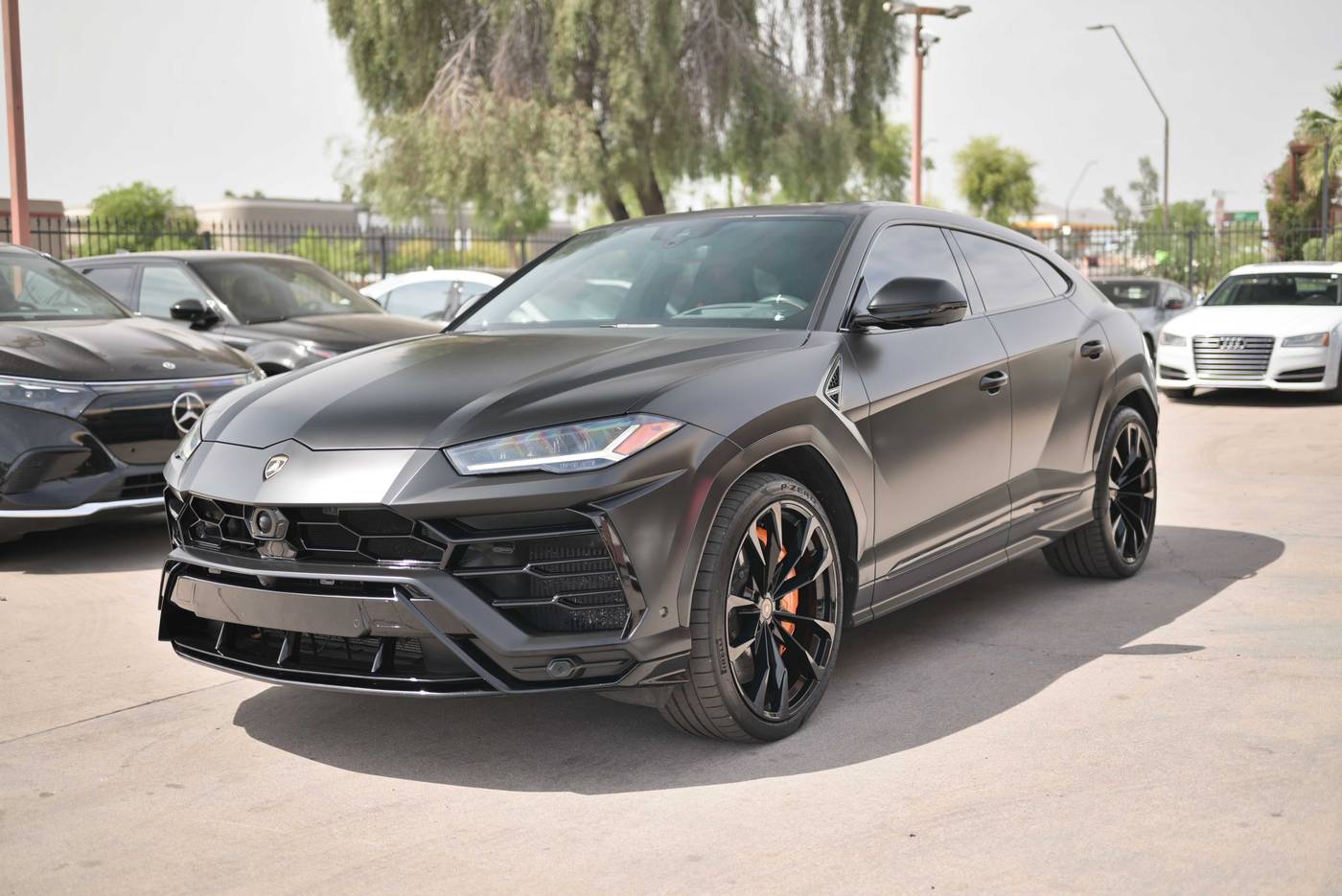 2020 Lamborghini Urus Standard