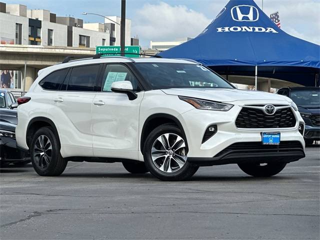 2021 Toyota Highlander XLE — SUV — 20,679 mi — Los Angeles, CA