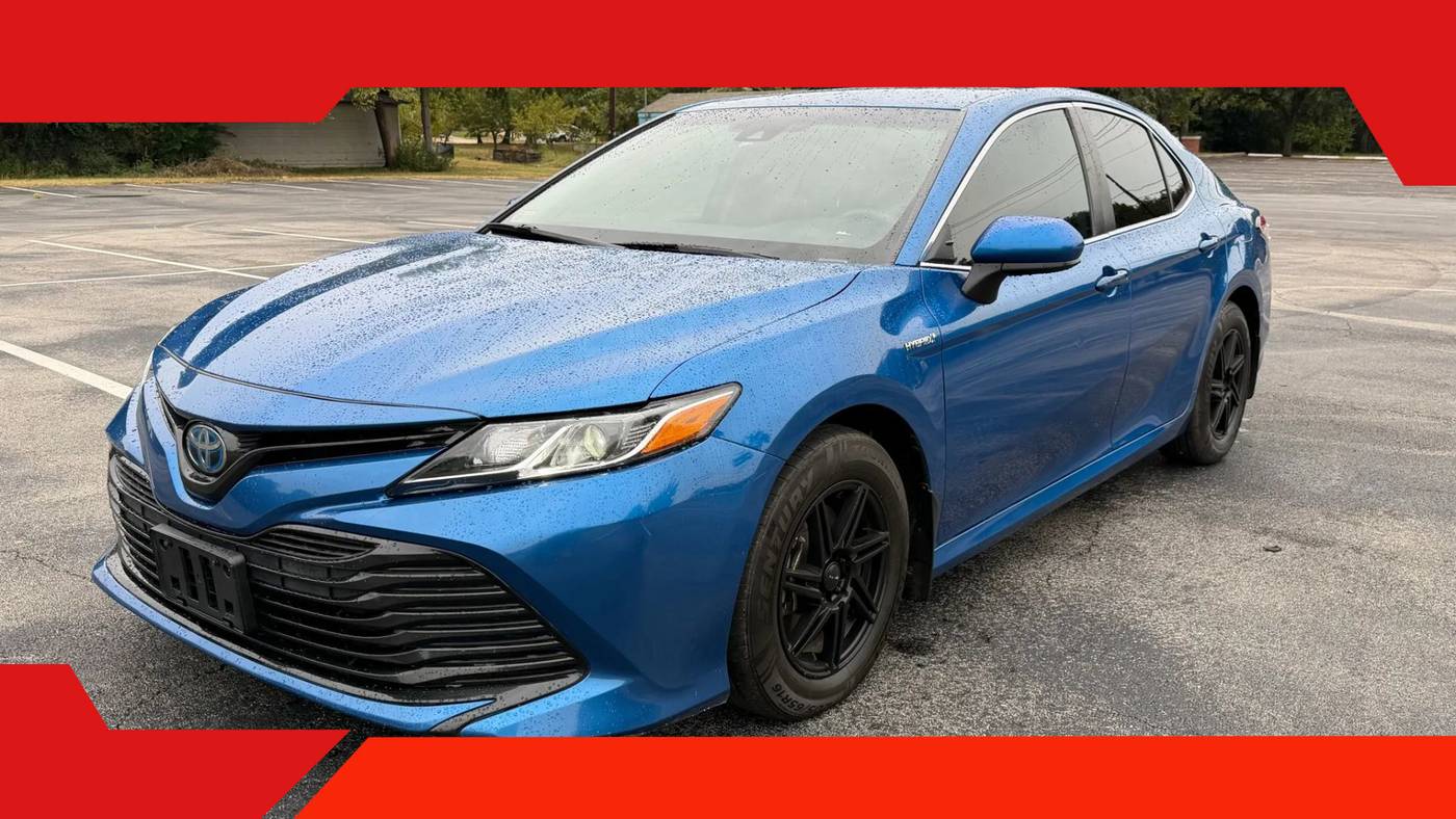 2020 Toyota Camry Hybrid LE — Sedan — 141,846 mi — Arlington, TX
