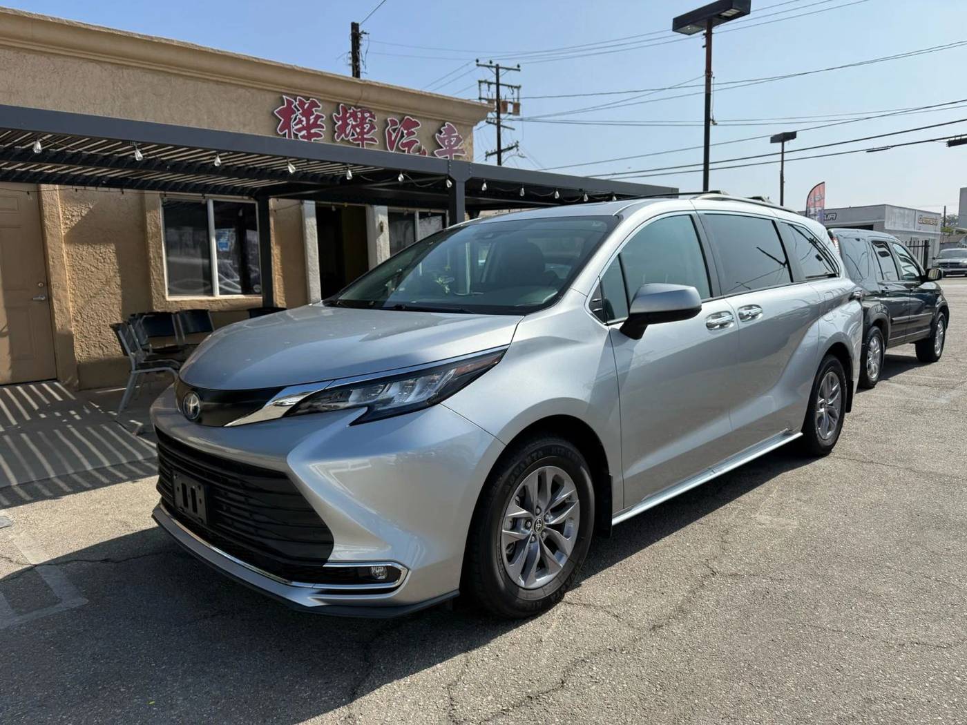 2022 Toyota Sienna XLE — Minivan — 122,984 mi — EL MONTE, CA