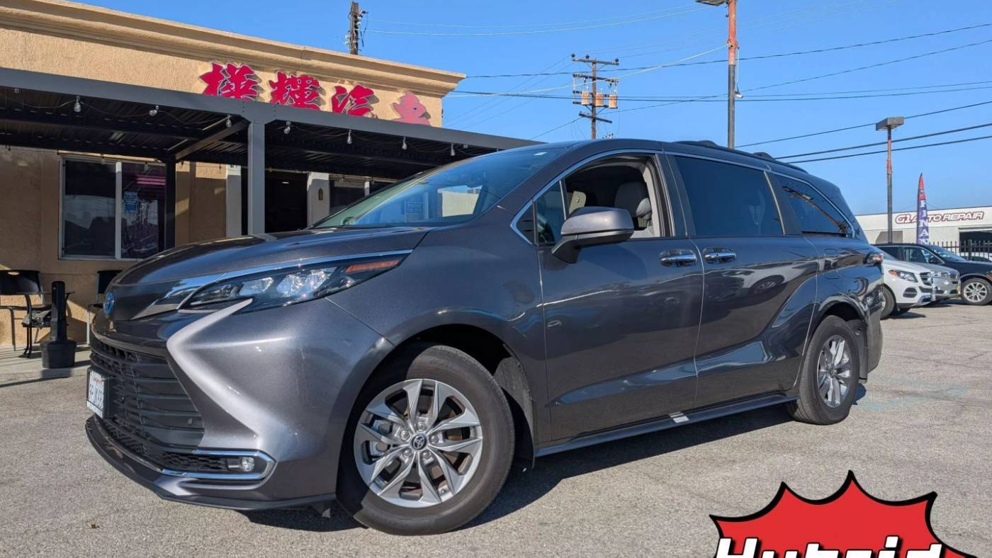 2024 Toyota Sienna XLE — Minivan — 33,689 mi — EL MONTE, CA