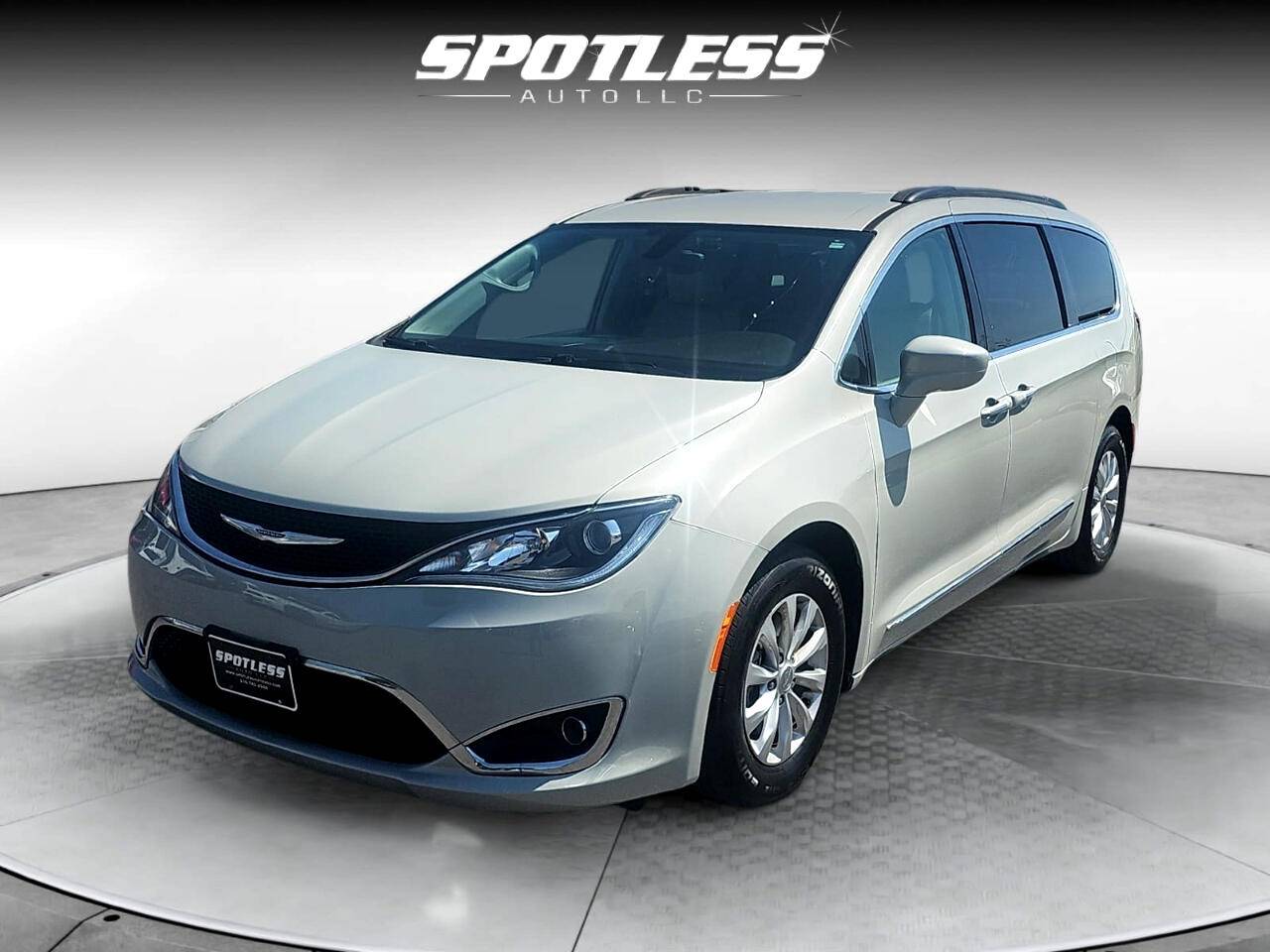 2017 Chrysler Pacifica Touring L — Minivan — 108,982 mi — San Antonio, TX