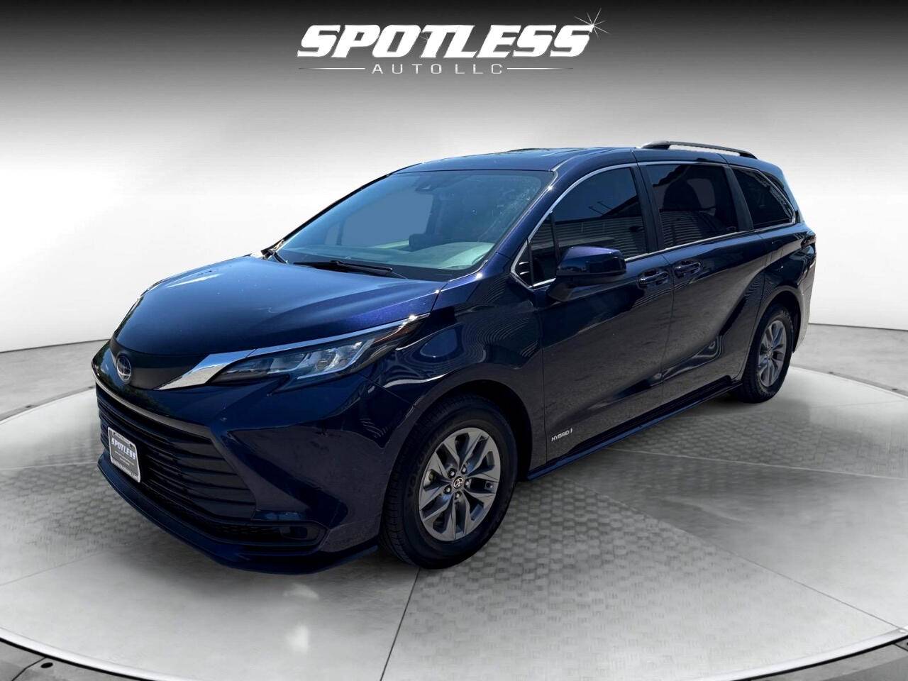 2021 Toyota Sienna LE — Minivan — 150,941 mi — San Antonio, TX