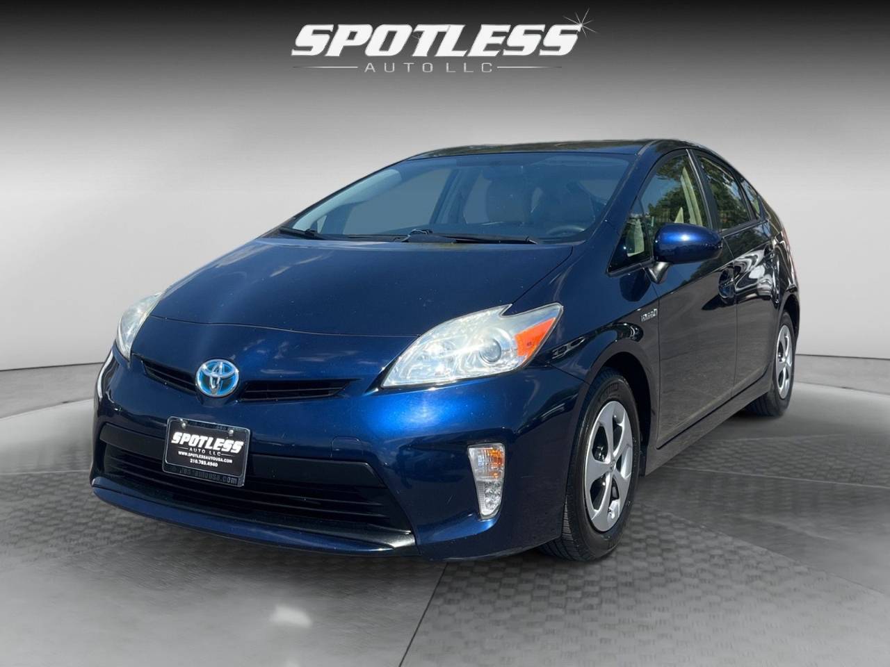 2015 Toyota Prius Four — Hatchback — 117,677 mi — San Antonio, TX