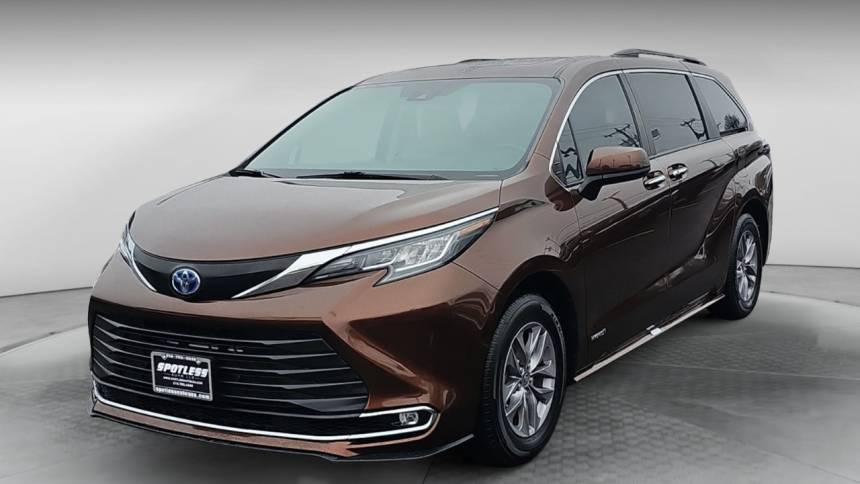2021 Toyota Sienna XLE — Minivan — 65,958 mi — San Antonio, TX