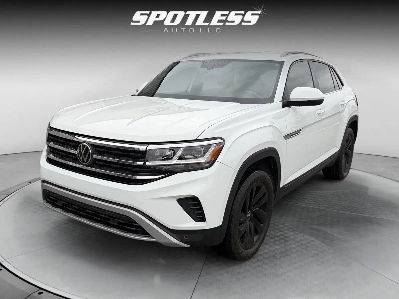 2020 Volkswagen Atlas Cross Sport SE with Technology