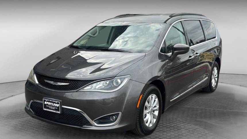 2017 Chrysler Pacifica Touring L — Minivan — 93,193 mi — San Antonio, TX