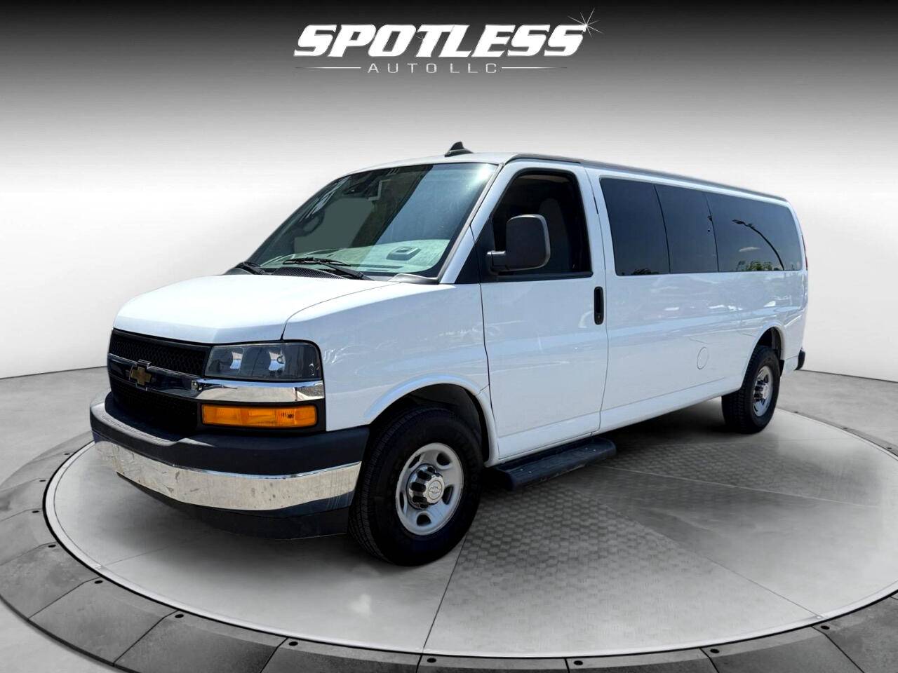 2020 Chevrolet Express Passenger LT — Passenger Van — 128,885 mi — San Antonio, TX