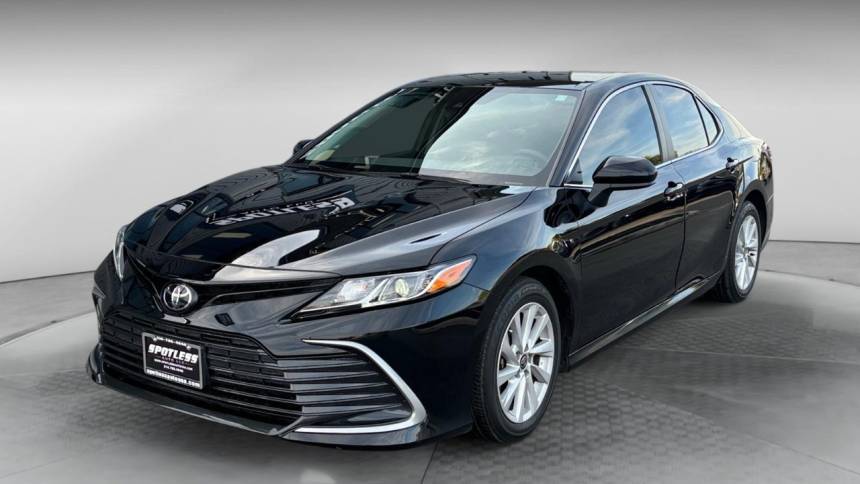 2022 Toyota Camry LE — Sedan — 18,110 mi — San Antonio, TX