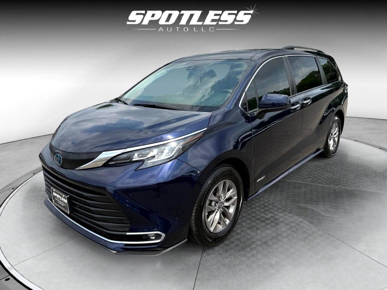 2021 Toyota Sienna XLE — Minivan — 42,081 mi — San Antonio, TX